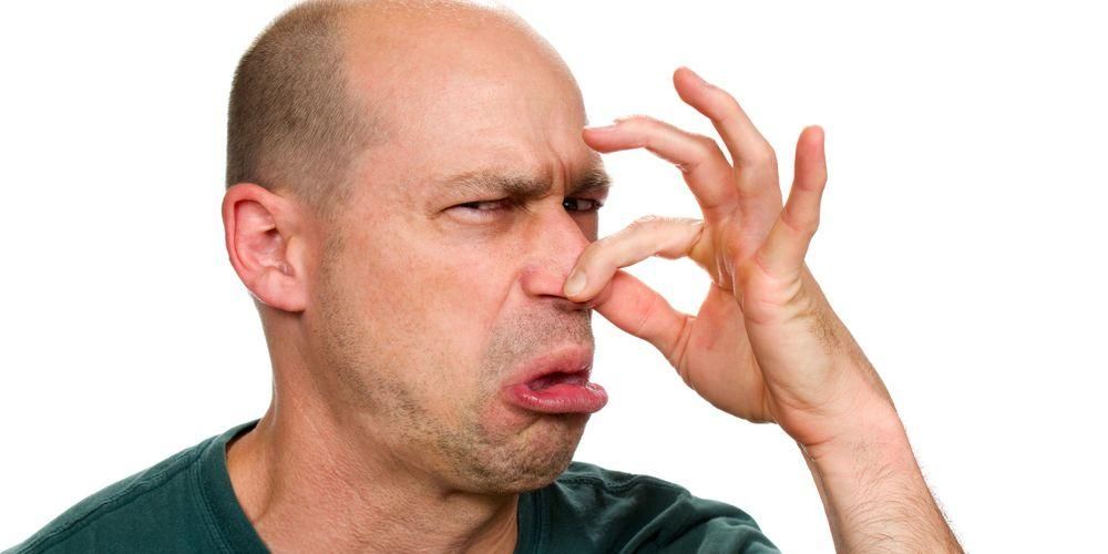 呼吸時の臭い鼻の9つの原因