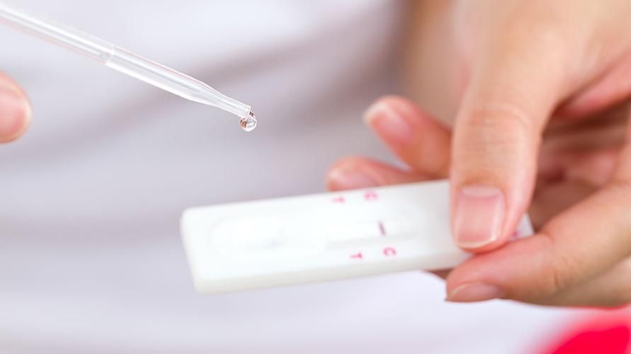 Sensazione di sintomi di gravidanza ma pacchetto di test negativo, cosa lo causa?
