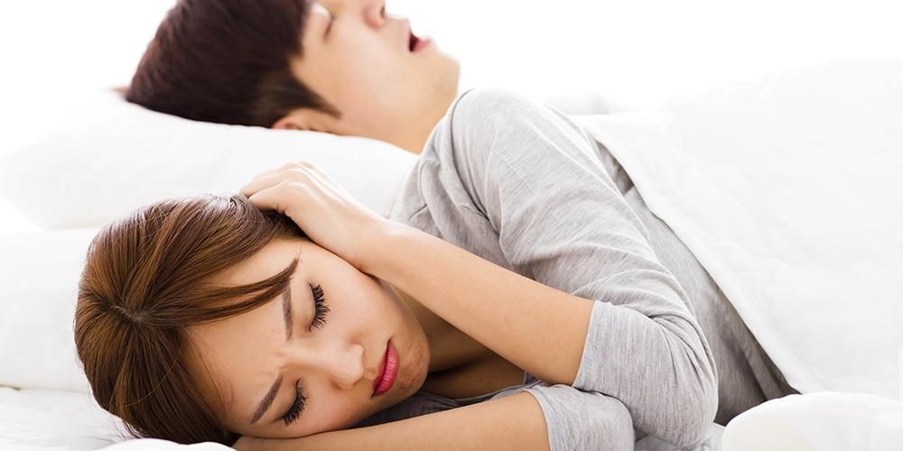 16 วิธีกำจัดอาการนอนกรนอย่างเป็นธรรมชาติและมีประสิทธิภาพ
