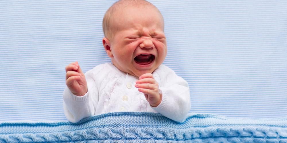 Bambino che piange mentre dorme? Ecco cosa puoi fare