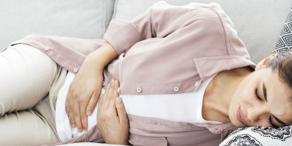 月経以外の女性の腹痛の13の原因を知っている