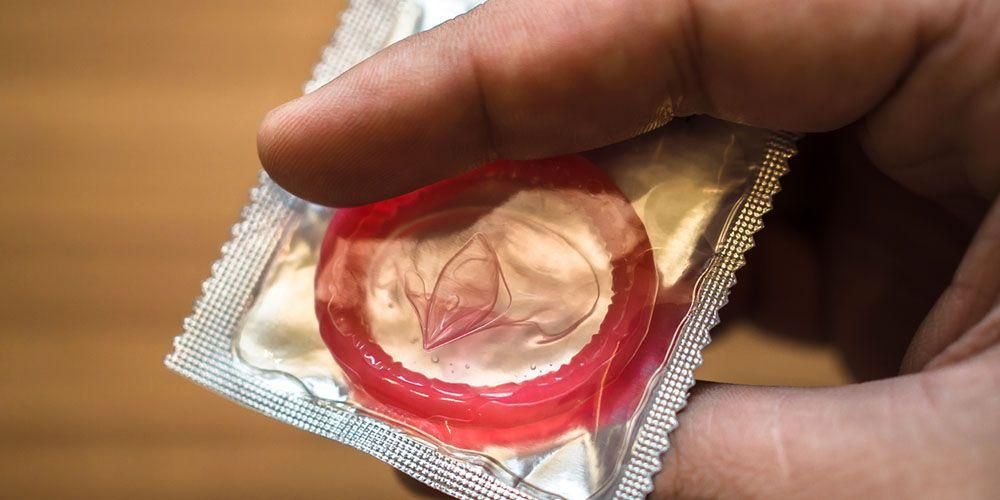 Cara menggunakan kondom yang betul supaya anda tidak hamil dan mendapat kelamin