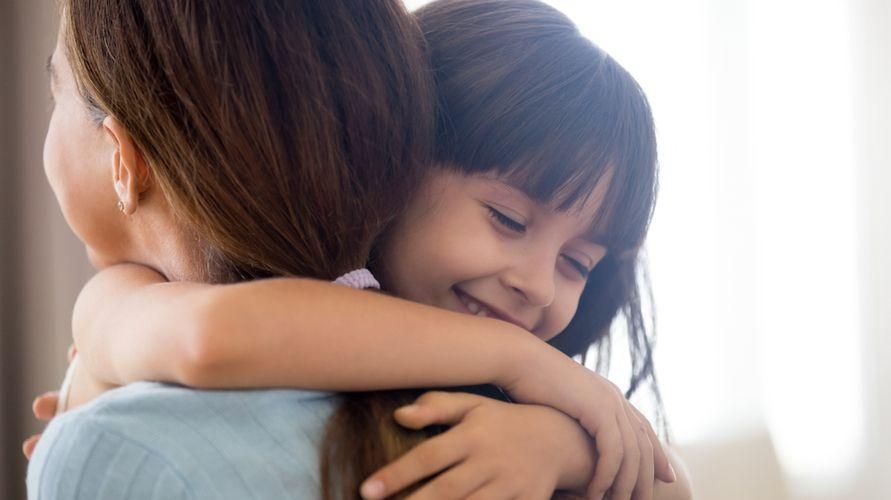 8 วิธีขอโทษพ่อแม่ด้วยความกรุณาและจริงใจ