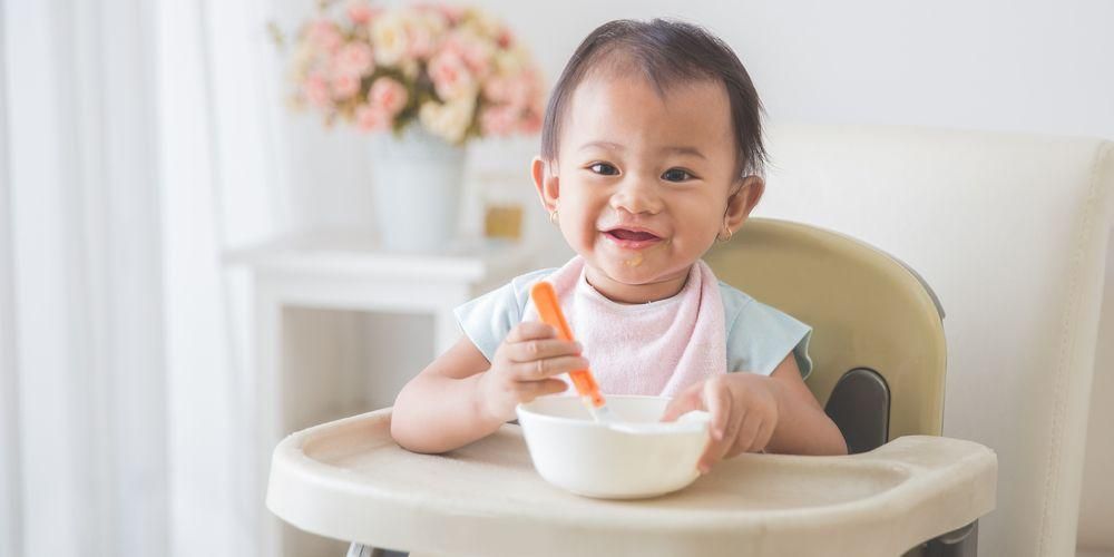 Panduan Makanan Bayi 7 Bulan: Apa yang Harus Diperhatikan Ibu Bapa?