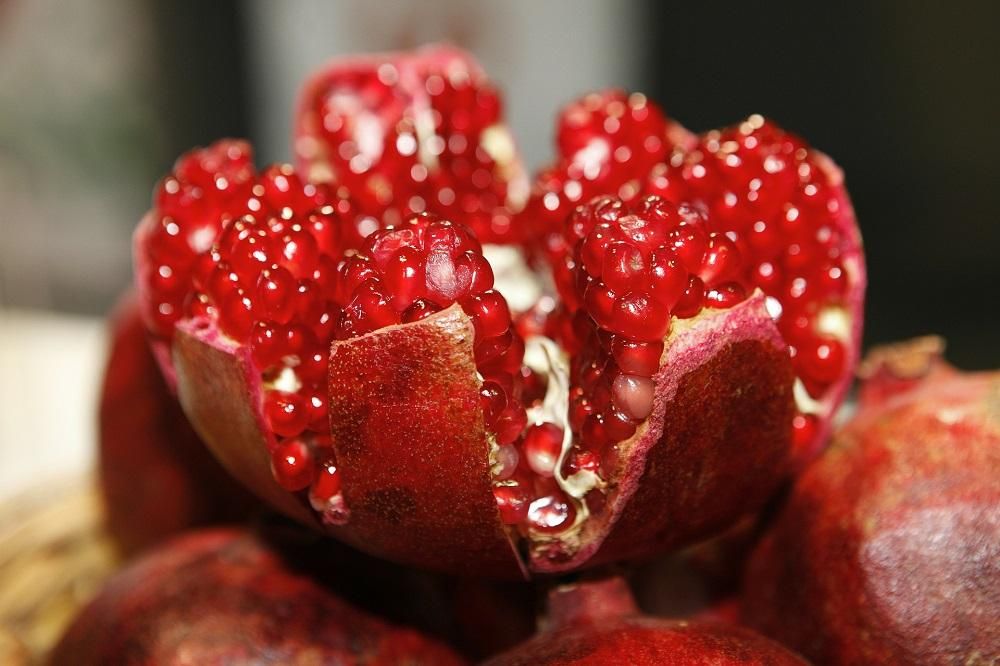 Kenali pelbagai faedah buah delima untuk kesihatan badan