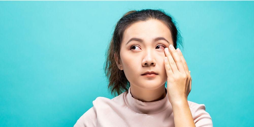 11 cause di dolore agli occhi quando si sbatte le palpebre che dovrebbero essere osservate