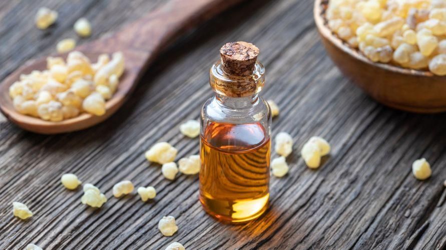 7 incredibili benefici per la salute dell'olio di incenso