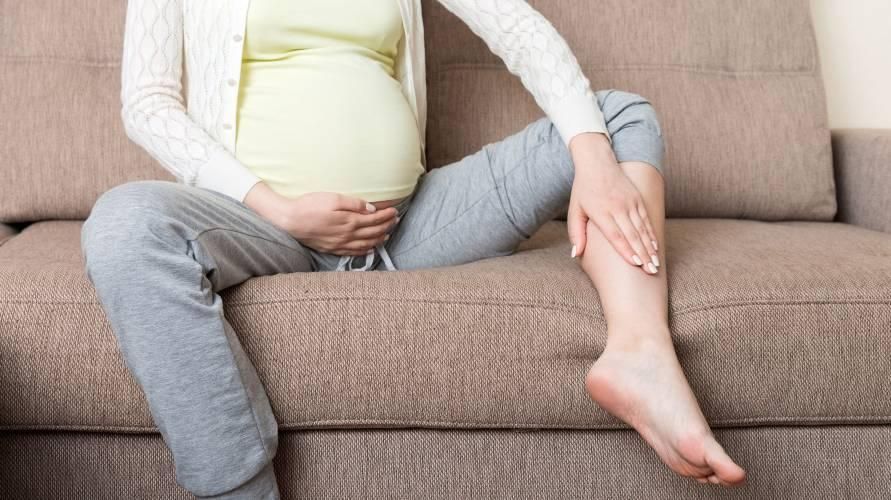 11 лесни начина за преодоляване на болки в краката по време на бременност у дома