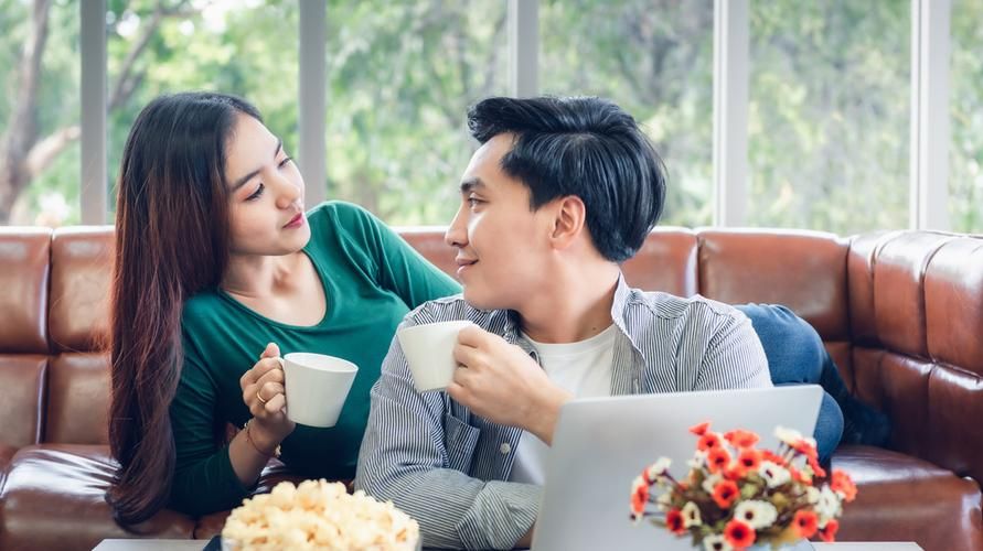7 Soalan untuk Pasangan Bincangkan Sebelum Anda Berkahwin