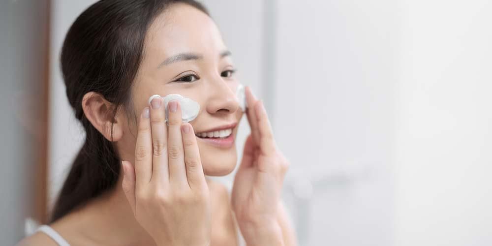Cara Merawat Wajah Yang Betul Setiap Hari (Plus Skin Care di Salon Kecantikan)