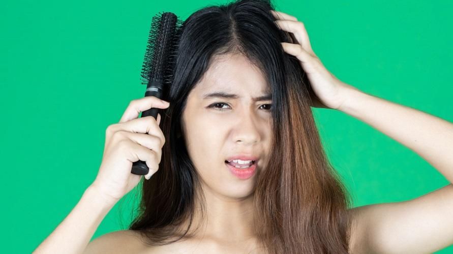 9 лесни начина за лечение на суха коса и косопад у дома