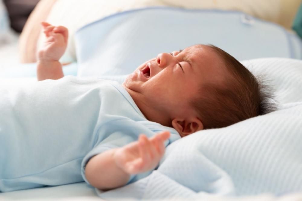 สาเหตุต่างๆ ของอาการปวดท้องของทารก อาจเป็นสัญญาณของการเป็นพิษ