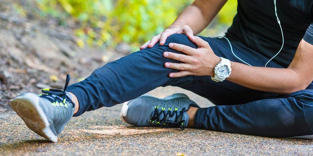9 Причини за болка в коляното при огъване