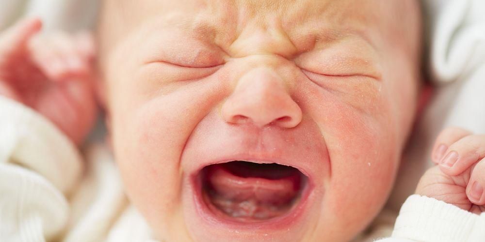 赤ちゃんの舌小帯短縮症とは何ですか？症状と適切な治療は何ですか？