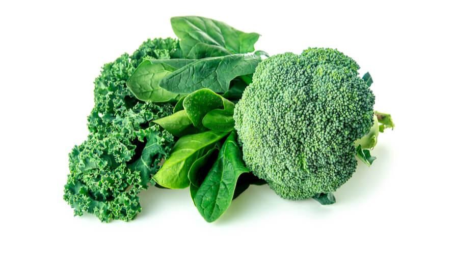 骨を強化するのに役立つカルシウムを含む11の野菜
