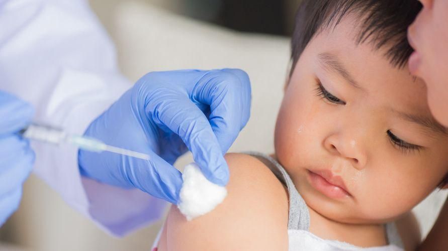 انتفاخ التطعيمات ، طبيعي أم لا؟
