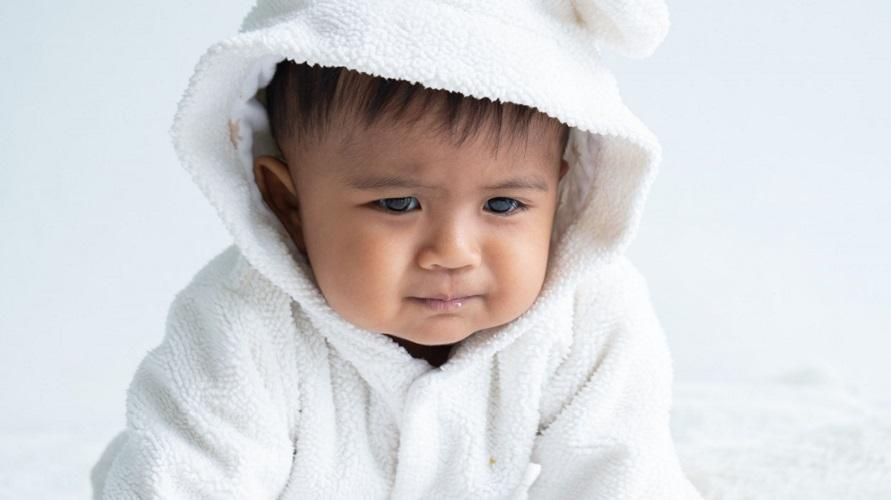 Medicina per la tosse fredda per bambini di 6 mesi sia medica che naturale