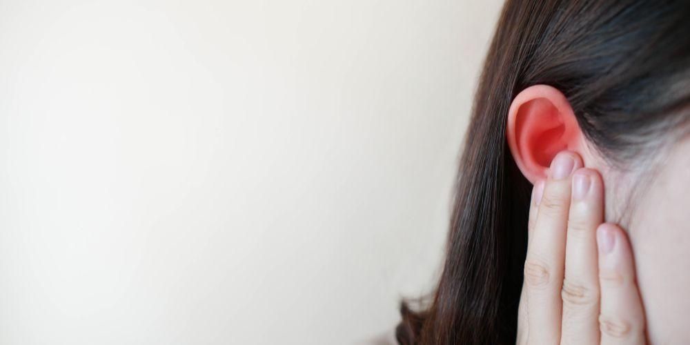 Non prenderla alla leggera, le orecchie sanguinanti possono essere causate da queste 7 cause gravi