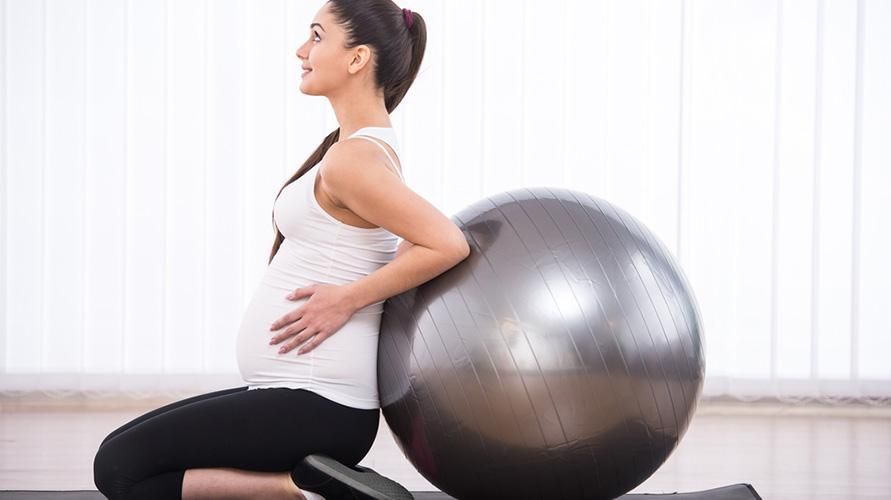 ตัวเลือกการออกกำลังกายที่ดีสำหรับสตรีมีครรภ์ยังสาวและประโยชน์ต่อสุขภาพ
