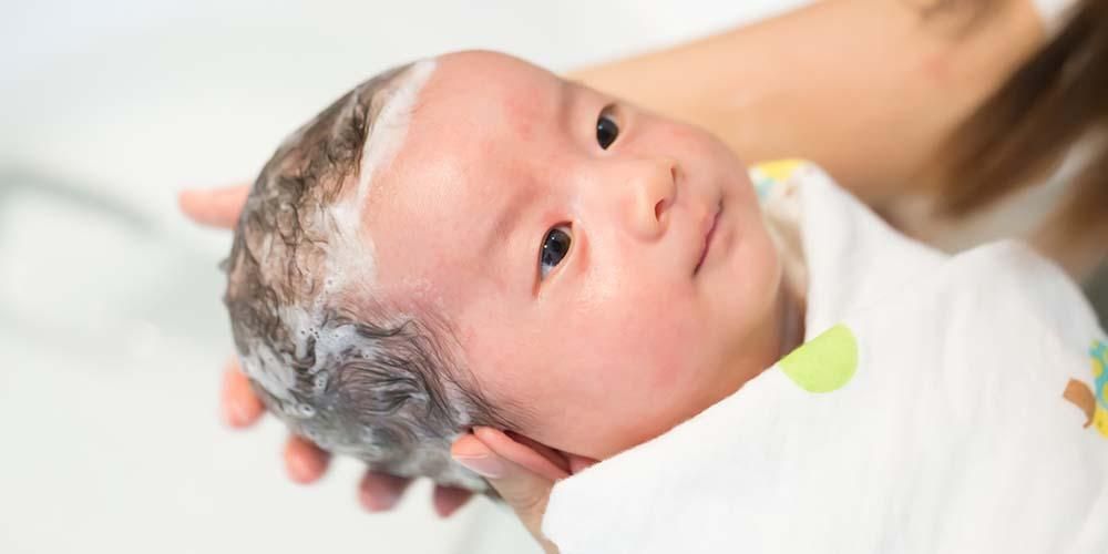 9 Cara Menebalkan Rambut Bayi, Pilih Alami dan Jangan Mencetuskan Alergi