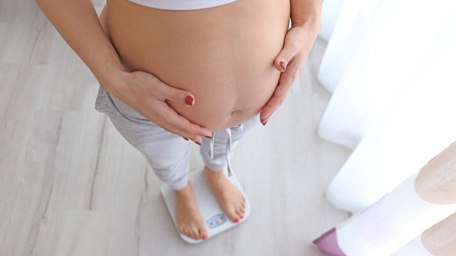 妊娠中の女性の体重増加、どれくらいが理想的ですか？