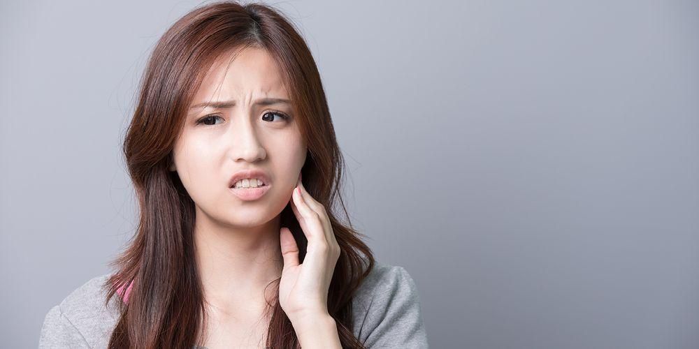 右の敏感な歯による歯の痛みを克服する方法