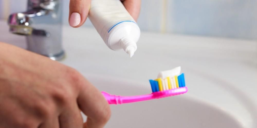 هل ثبت أن معجون الأسنان لتبييض الأسنان فعال؟