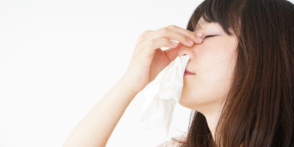 Quali sono le cause del sangue dal naso con il mal di testa?