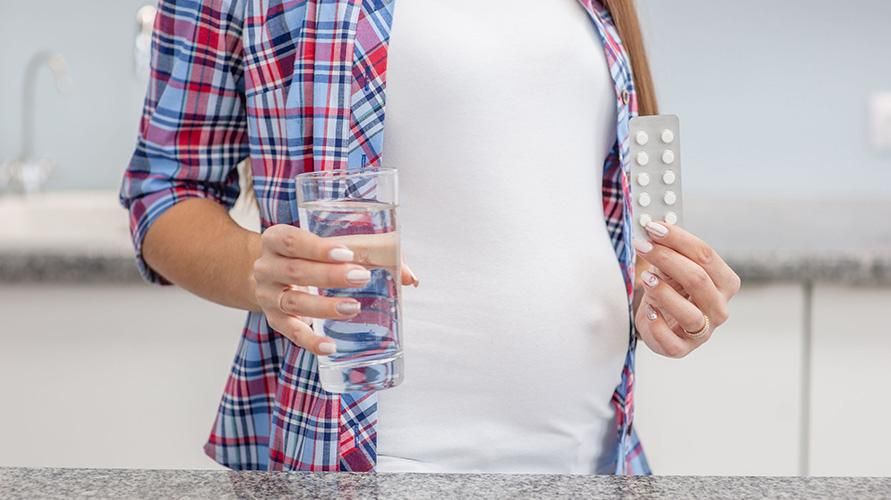 Безопасна ли е мефенаминова киселина за бременни жени?