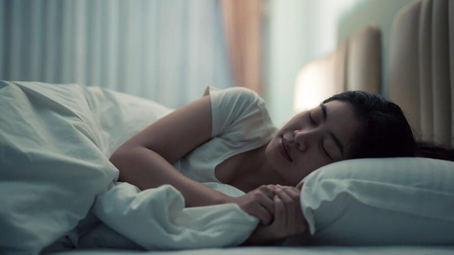 Какво е добро положение за сън за дишане?