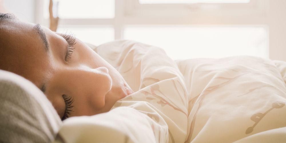 إليك مخاطر النوم في الصباح التي يجب أن تكون على دراية بها
