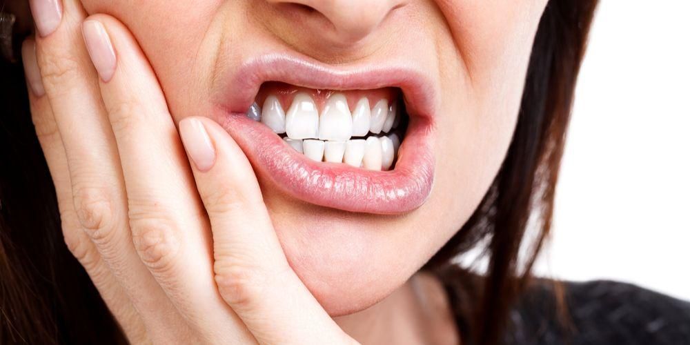 Bilmeniz gereken şişmiş diş etlerinin nedenleri
