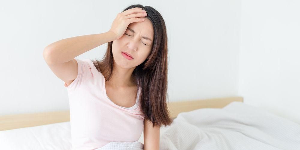 Cause del mal di testa durante le mestruazioni e come superarlo