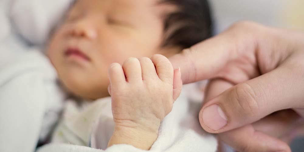 Anne ve bebek için güvenli evde normal doğum nasıl yapılır?