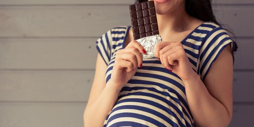 妊娠中の女性のためのチョコレート、健康のための利点を知っています