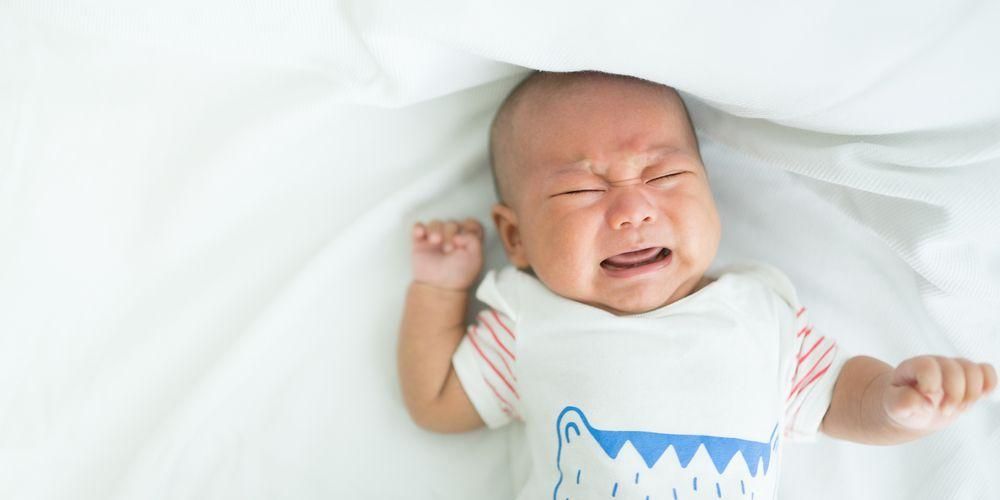 Bayi jatuh dari katil, Ikuti 5 Pertolongan Cemas