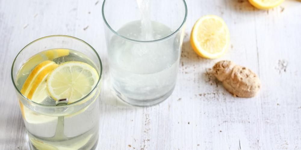 Ползите от вода с лимон за здравето и как да го направите