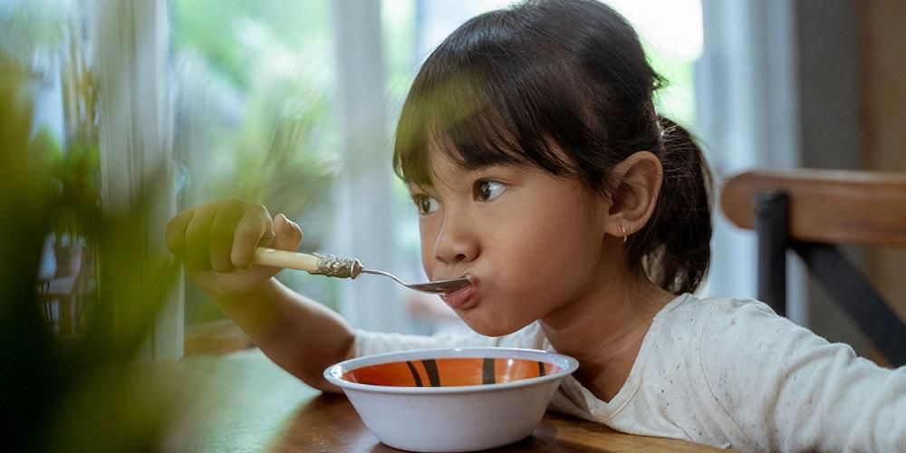 あなたの小さな子供が賢く成長するように健康な幼児の食べ物の選択
